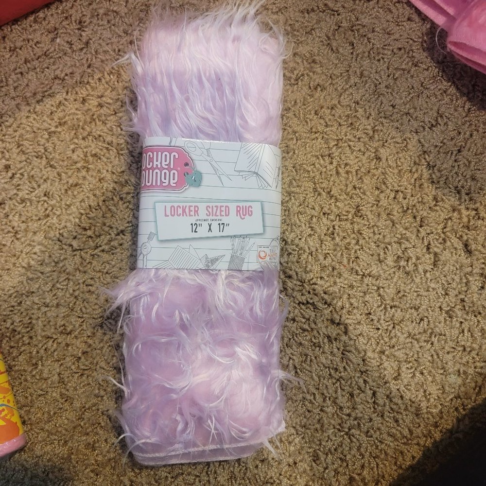 Locker rug